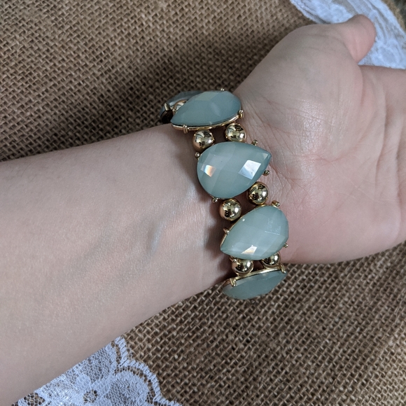 Light mint stretch bracelet GUC - Picture 4 of 4